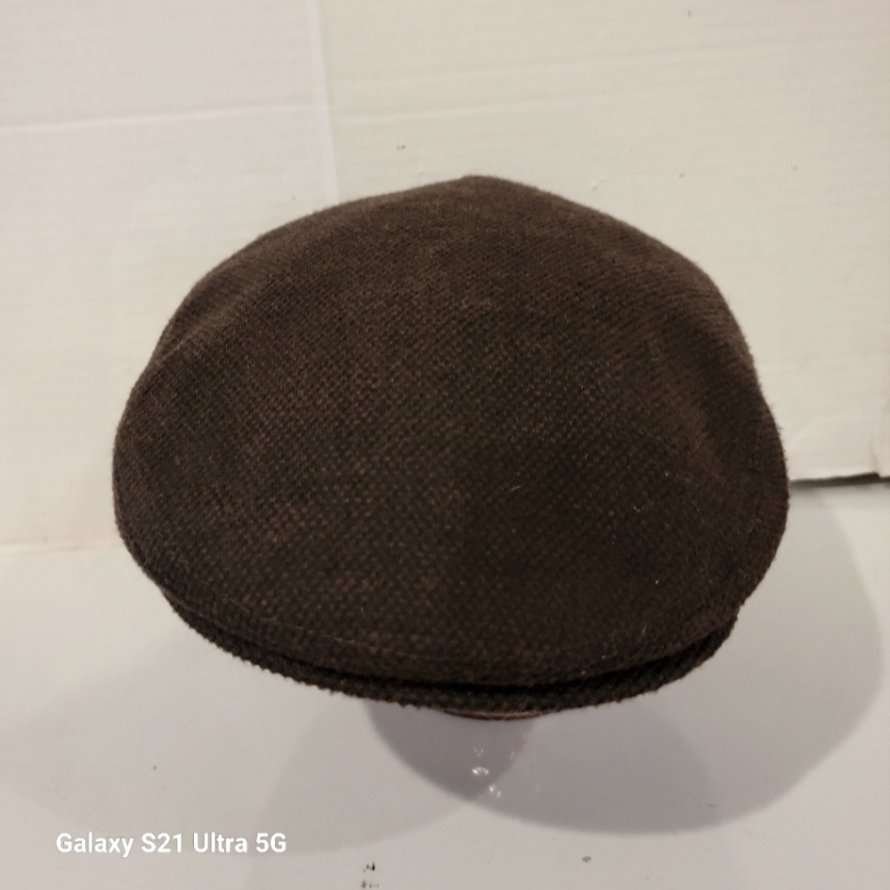 NWT - BERET from BANANA REPUBLIC ( sz m/l)